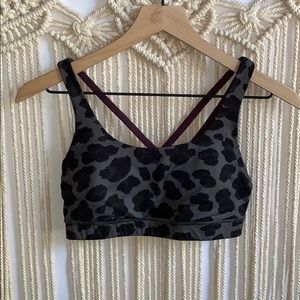 lululemon athleticaENERGY LEOPARD PRINT SPORTS BRA